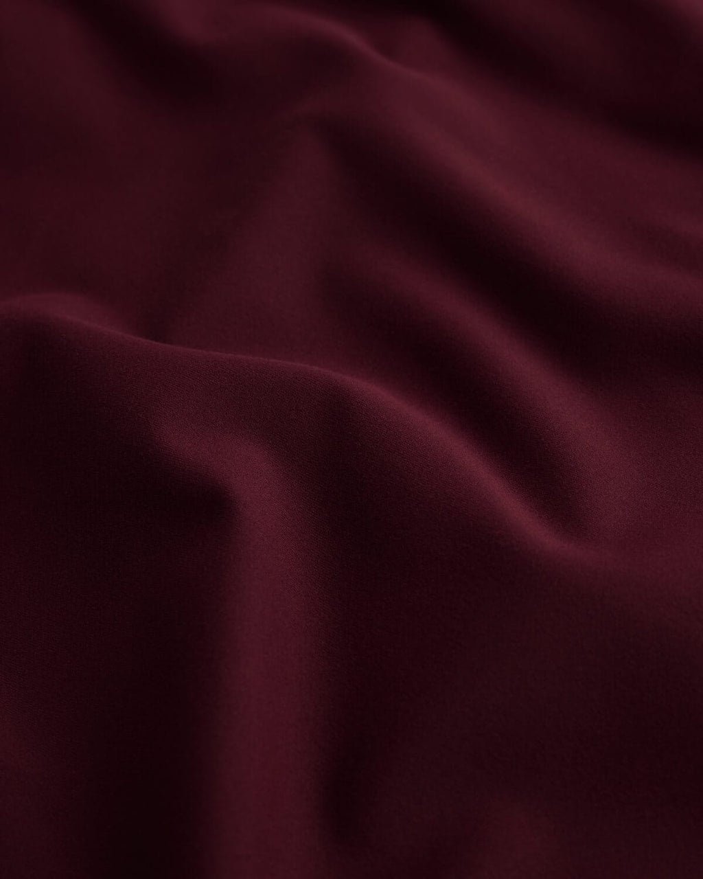 Serenity Soft Halter Contour Crop | Wine