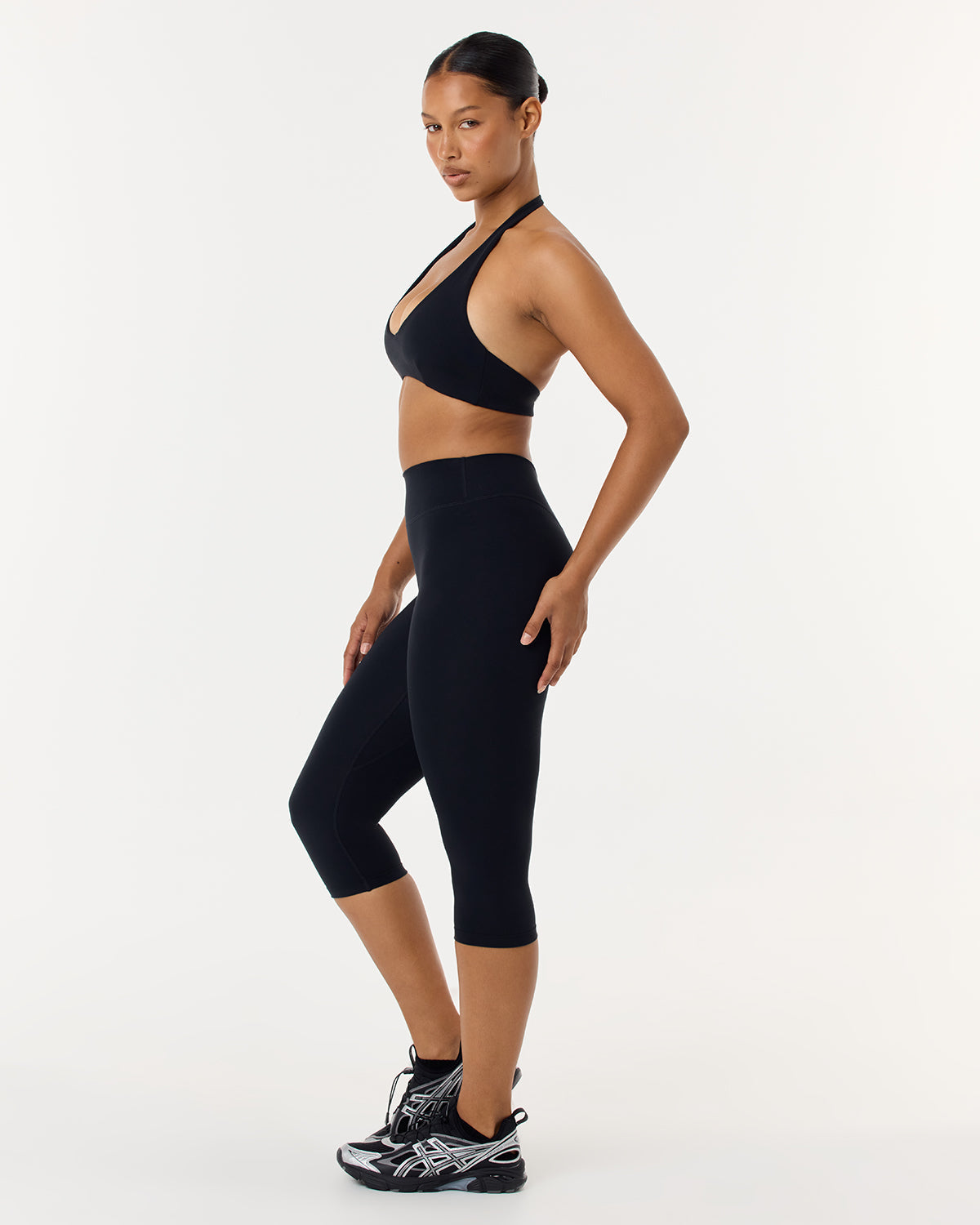 Form Invisible Scrunch Capri Leggings | Black