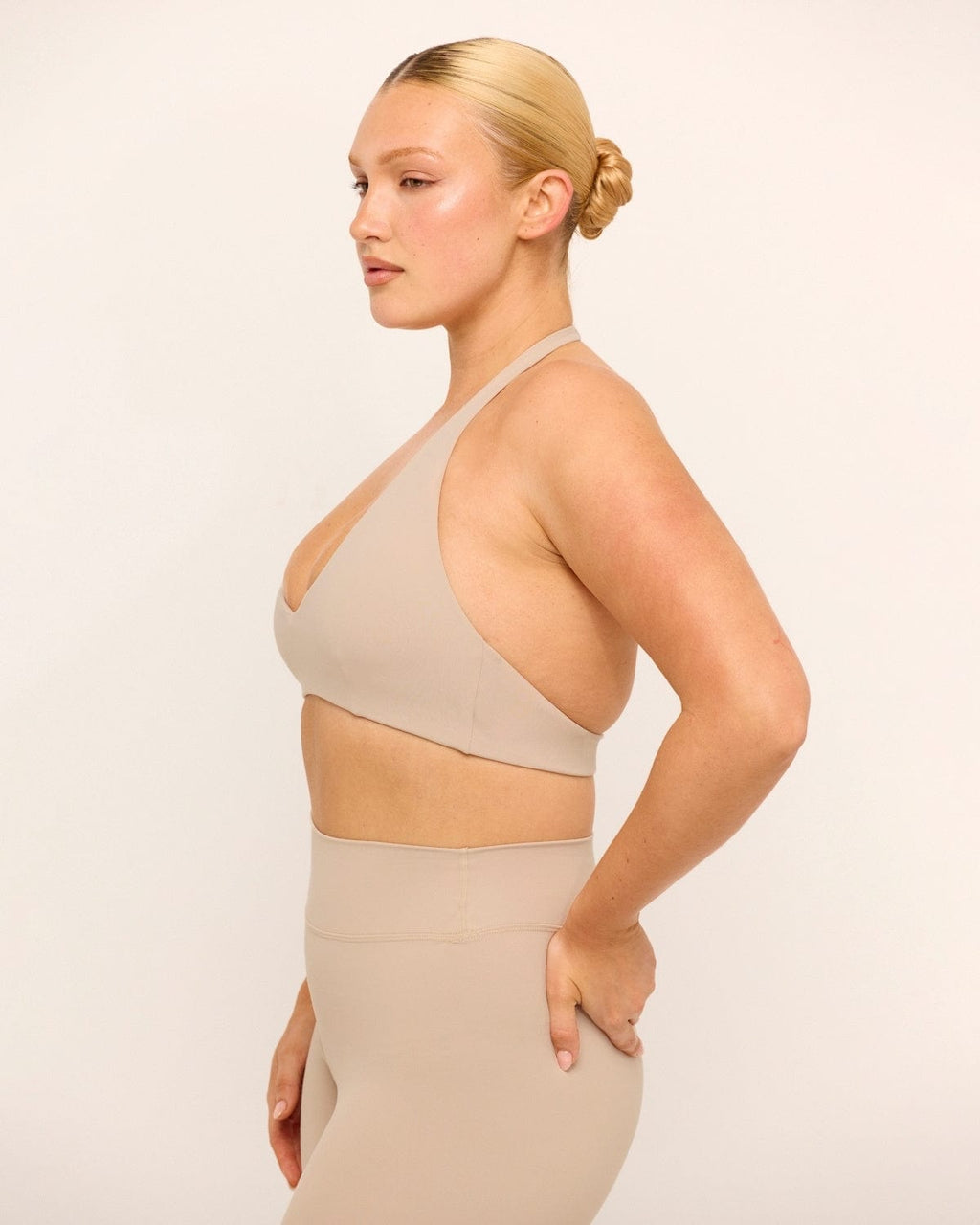 Form Halter Crop | Fawn