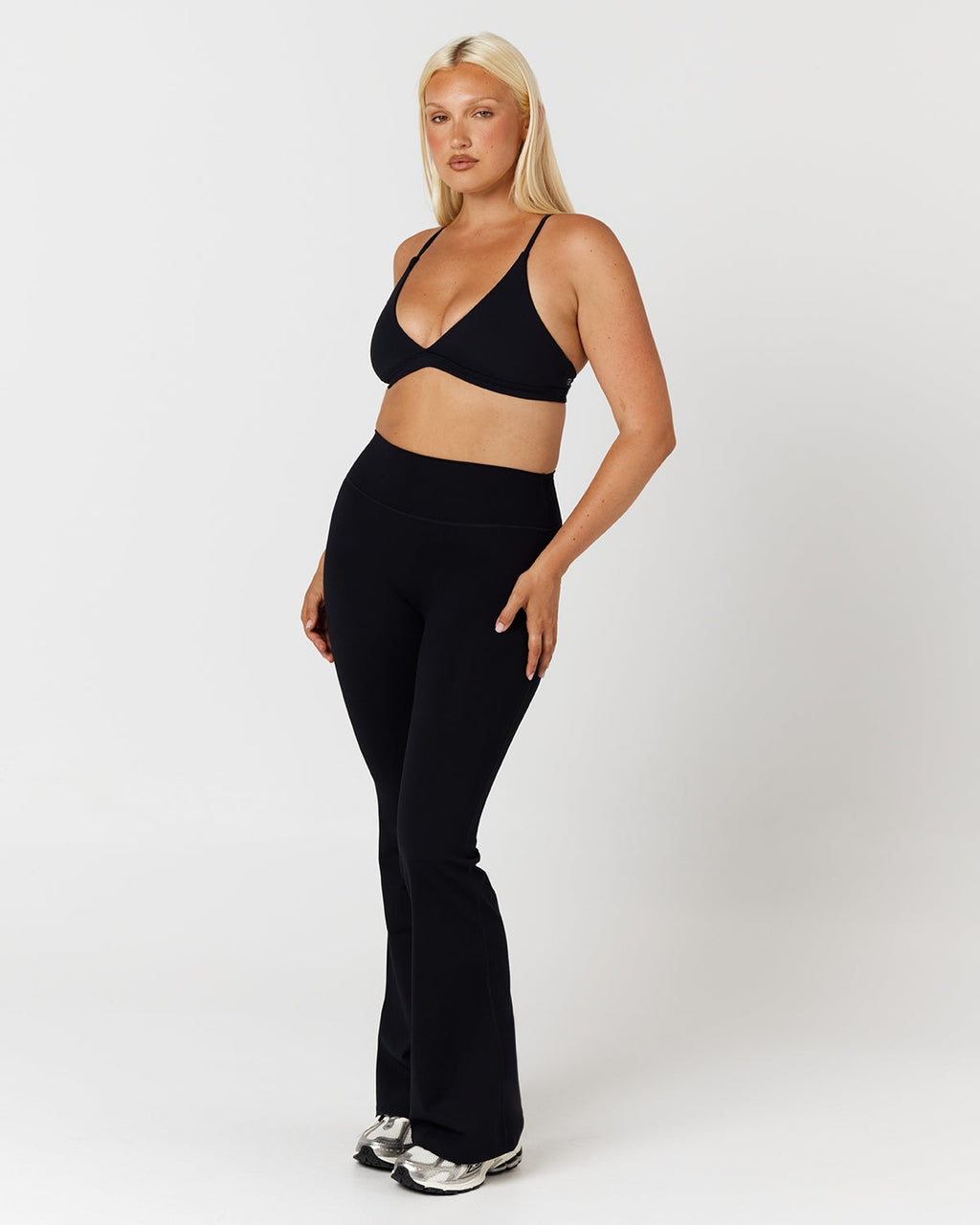 Form Invisible Scrunch Flare Leggings | Black