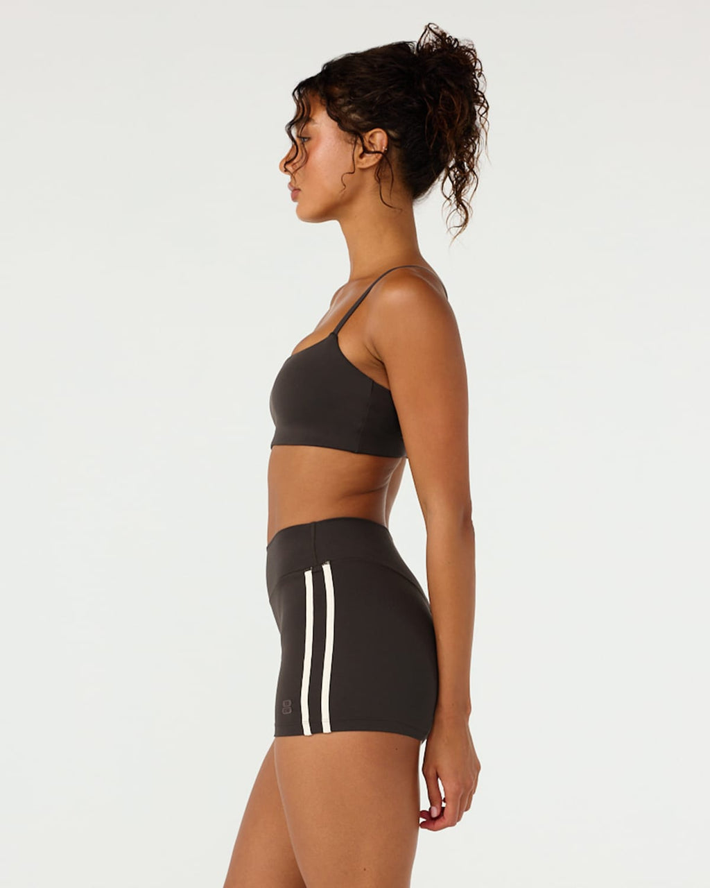 Form Essential Crop | Grounded Brown