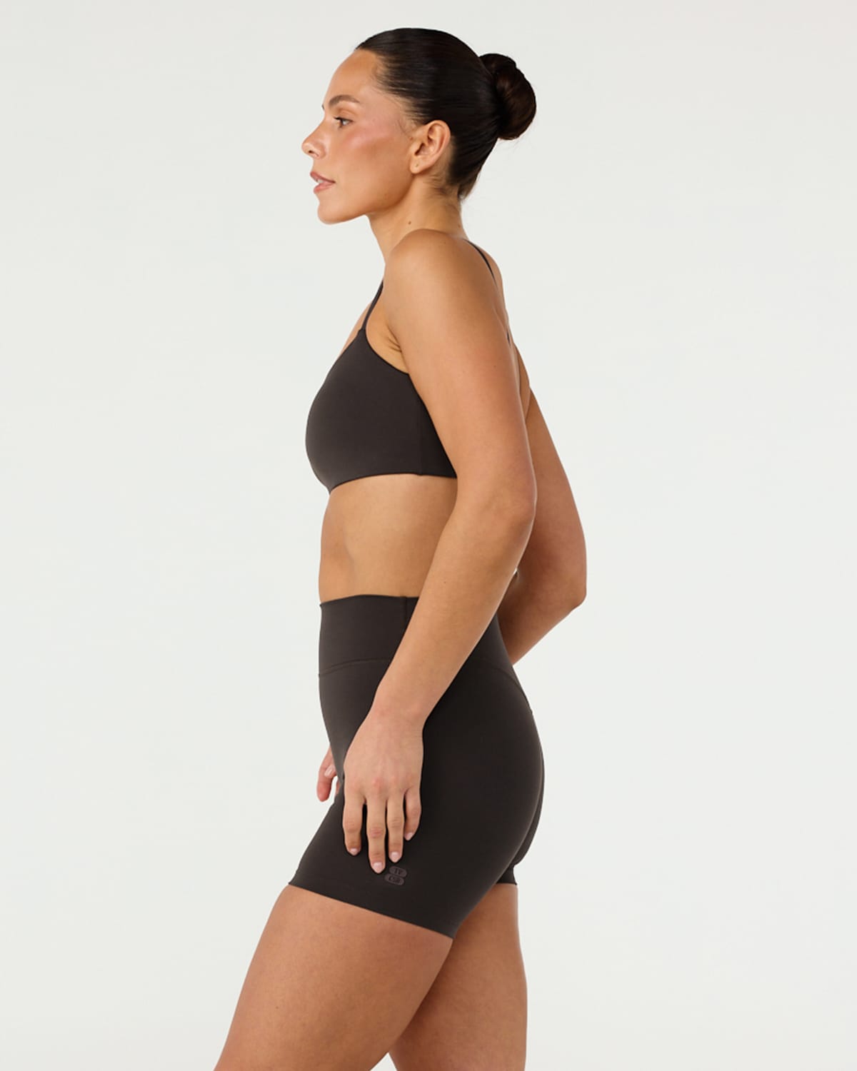 Form Essential Crop | Grounded Brown