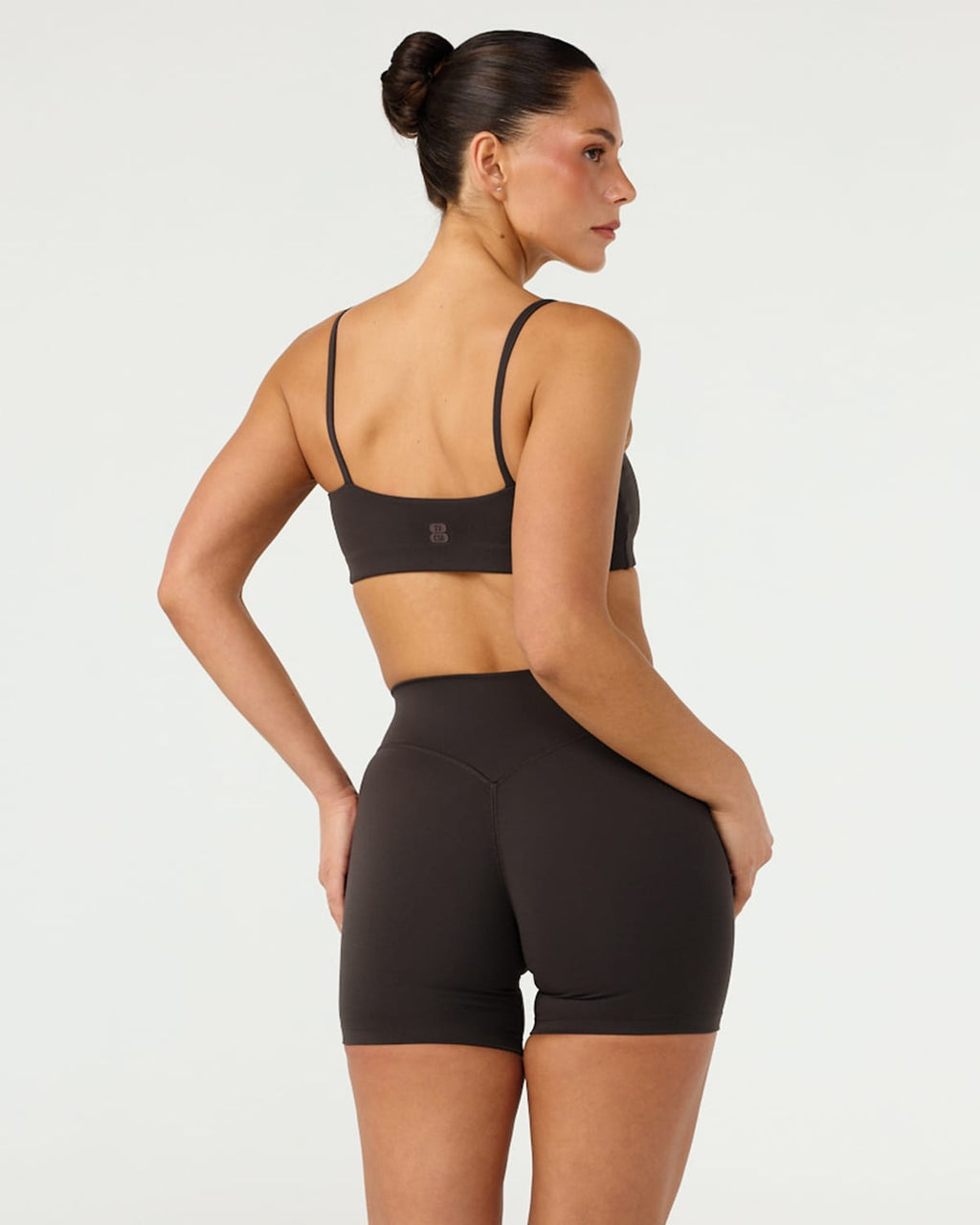 Form Essential Crop | Grounded Brown