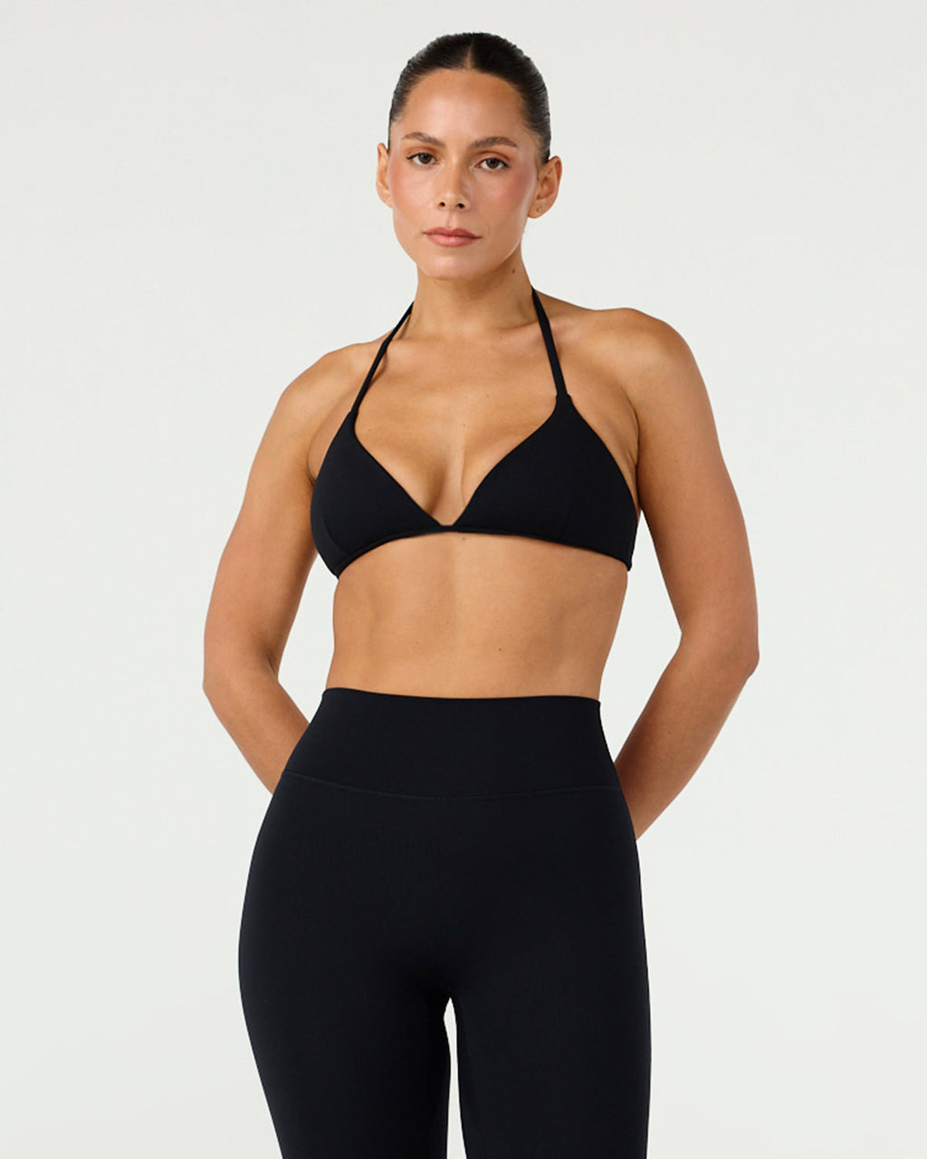 Form Micro Halter V Crop | Black