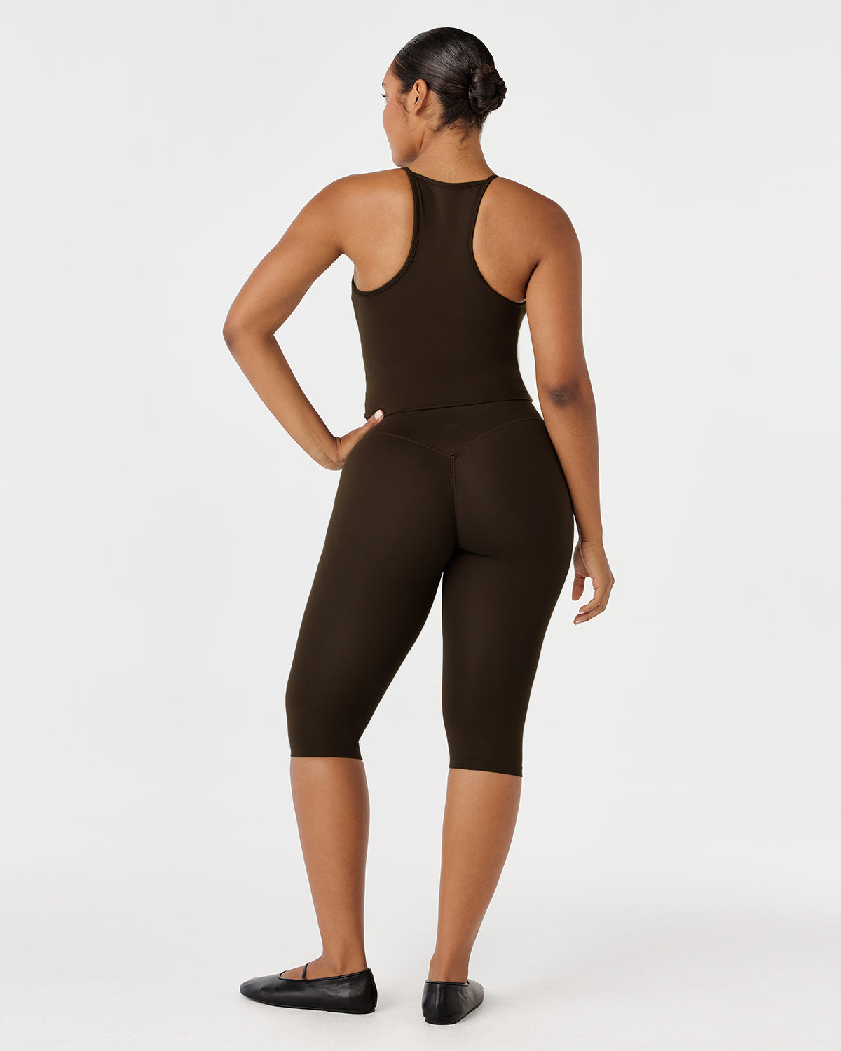 Form Invisible Scrunch Capri Leggings | Dark Chocolate